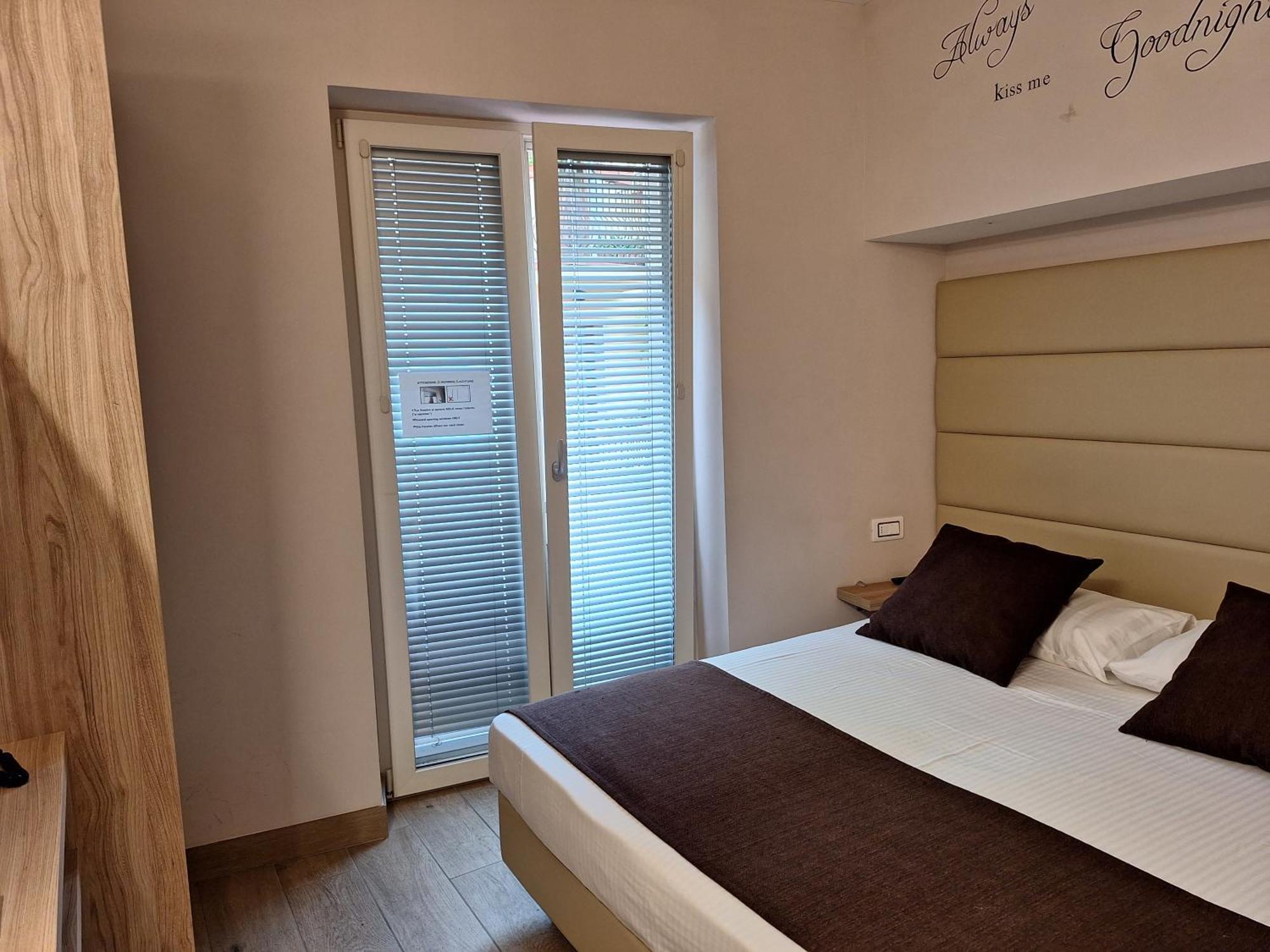 Hotel Danieli La Castellana Lago Di Garda Brenzone sul Garda Bagian luar foto